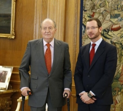 Su Majestad el Rey Don Juan Carlos junto al Alcalde de Vitoria-Gasteiz, Javier Maroto Aranzábal